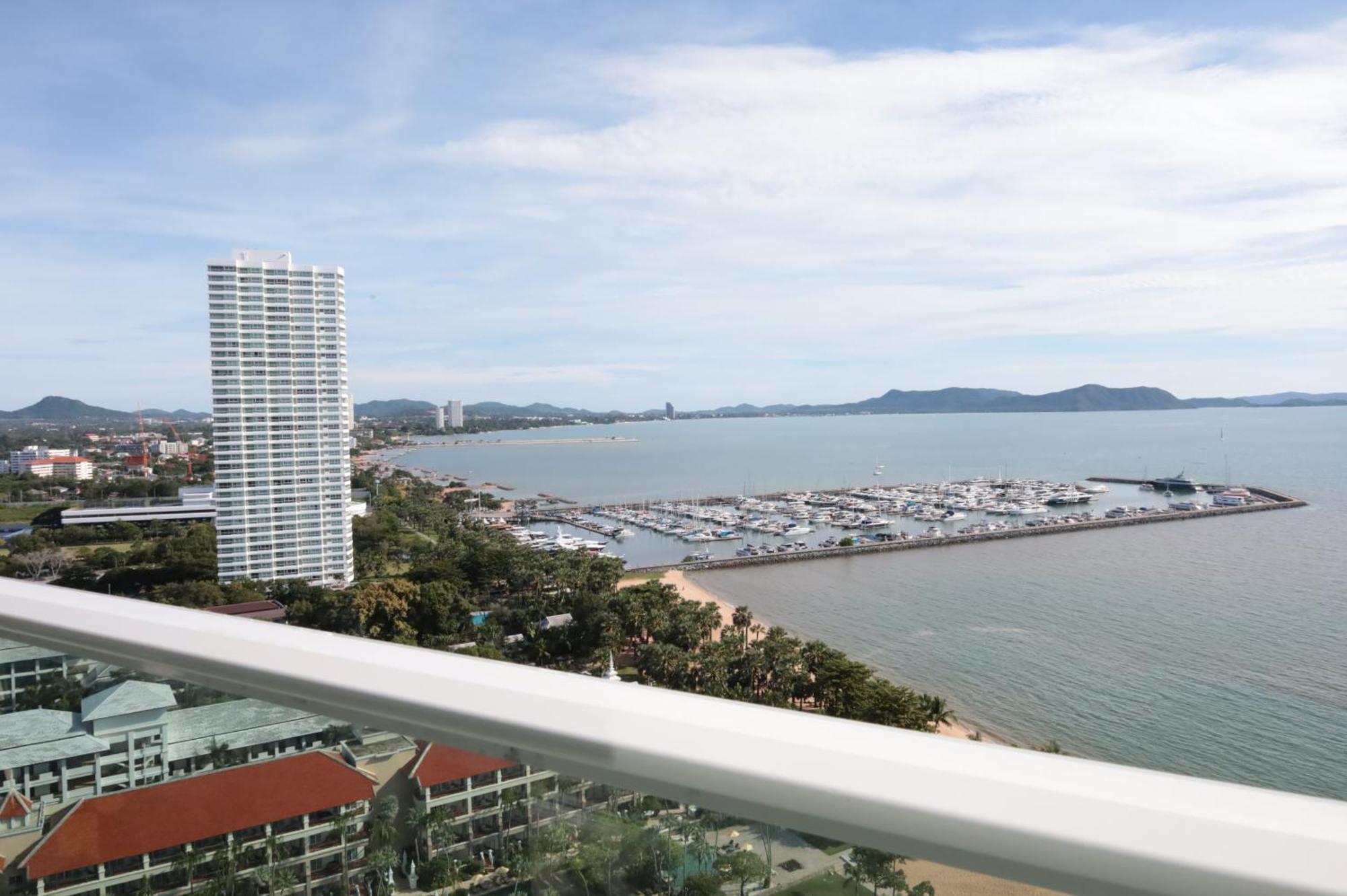 Movenpick Luxury Residence Pattaya-By Noah Jomtien Beach Exterior photo